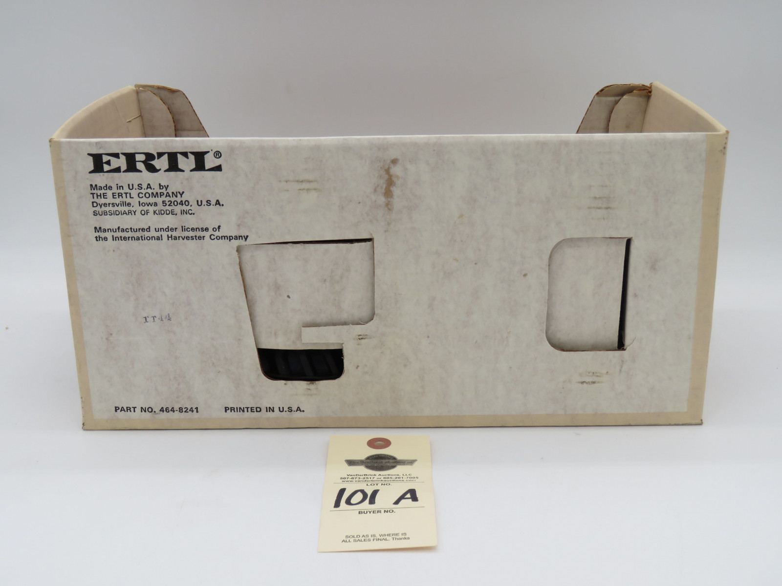 ERTL INTERNATIONAL 2+2 TRACTOR 6388 DIE CAST METAL BOX SHOWS AGE 1/16TH SCALE - Image 6