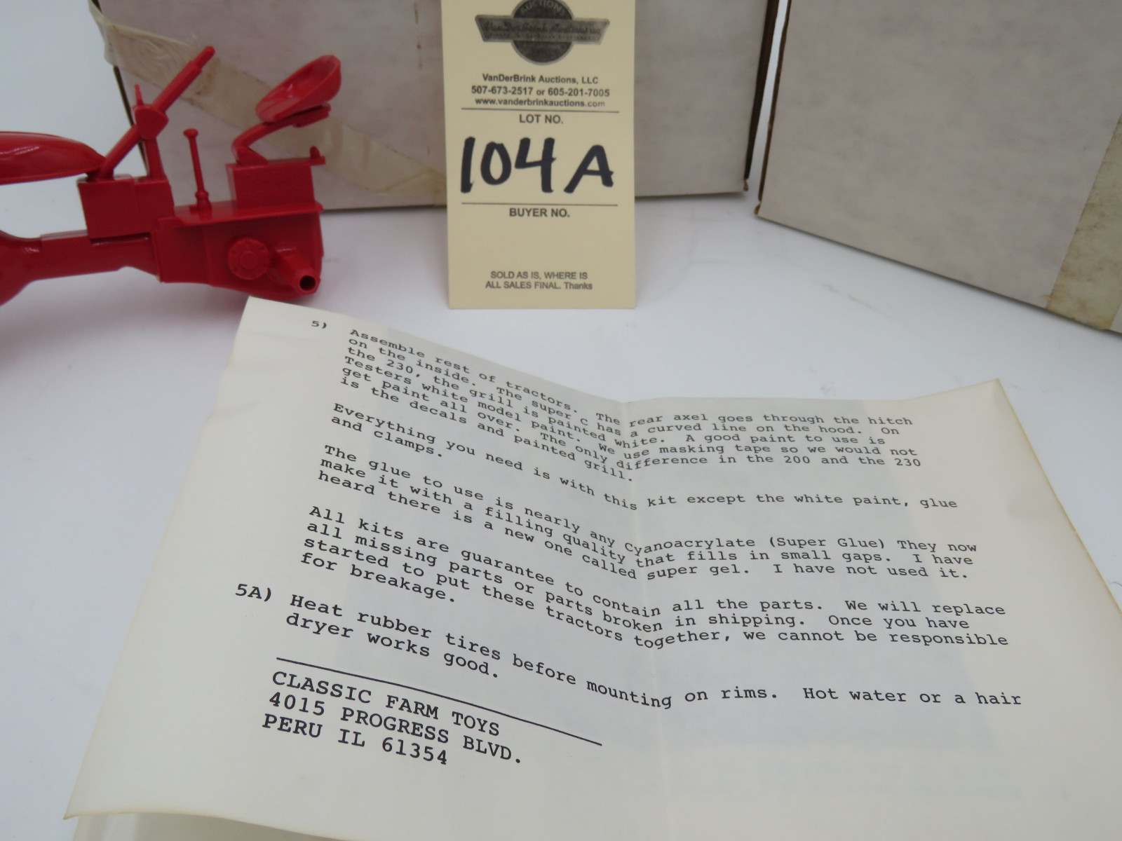 2 OPENED BOXES CASE IH PUT TOGETHER PLASTIC TRACTORS 200 230 - Image 4