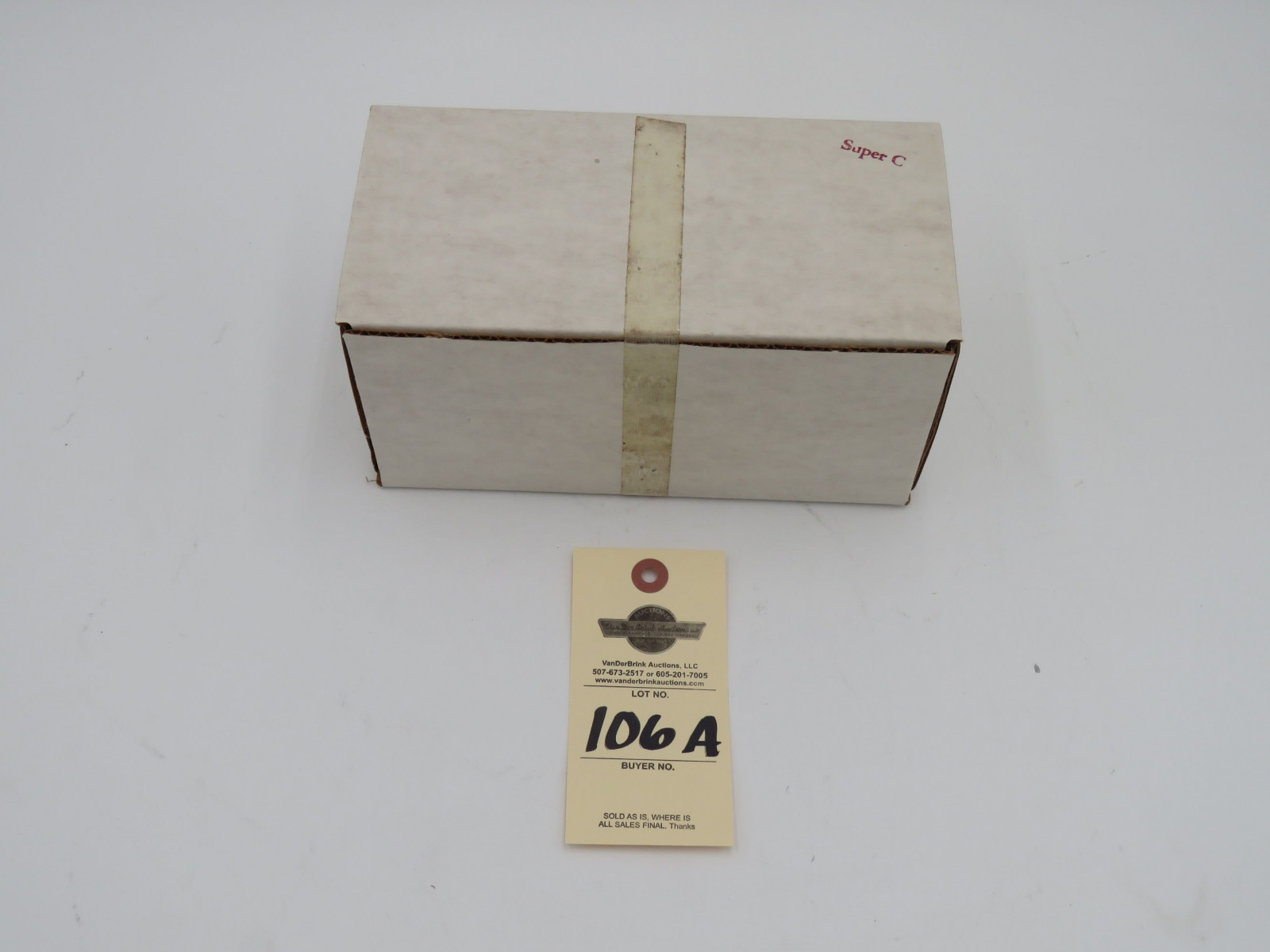 1 NIB CASE IH PUT TOGETHER PLASTIC TRACTOR SUPER C 1/16TH SCALE - Image 2