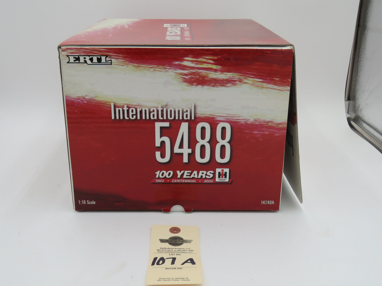 2002 ERTL INTERNATIONAL 5488 NIB  THIS 5488 MODEL IS THE FIRST IN THE 4 PIECE INTERNATIONAL HARVESTER 100TH ANNIVERSARY SERIES. THIS PRODUCTION RUN WILL BE LIMITED TO 5,000 PIECES.  1/16TH SCALE - Image 5