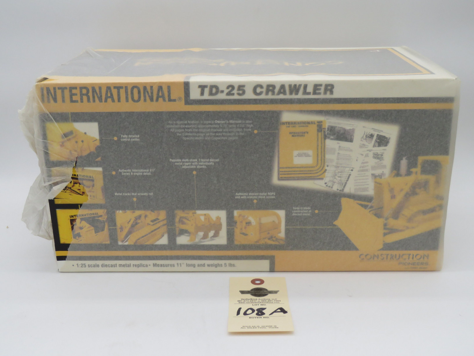 INTERNATIONAL TD-25 CRAWLER 1/25 CONTRUCTION PIONEER FIRST GEAR ORIGINAL BOX OPENED/WROTE ON TISSUE PAPER ORIGINAL SMALL TEAR AND NIB CRAWLER 1ST OF 25 1/25TH SCALE - Image 5