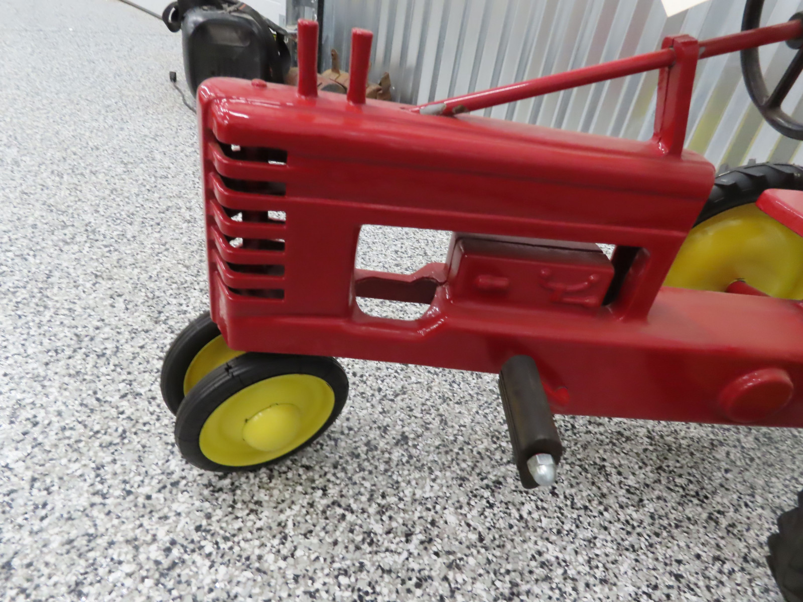 John Deer Pedal Tractor Painted Red - Image 5