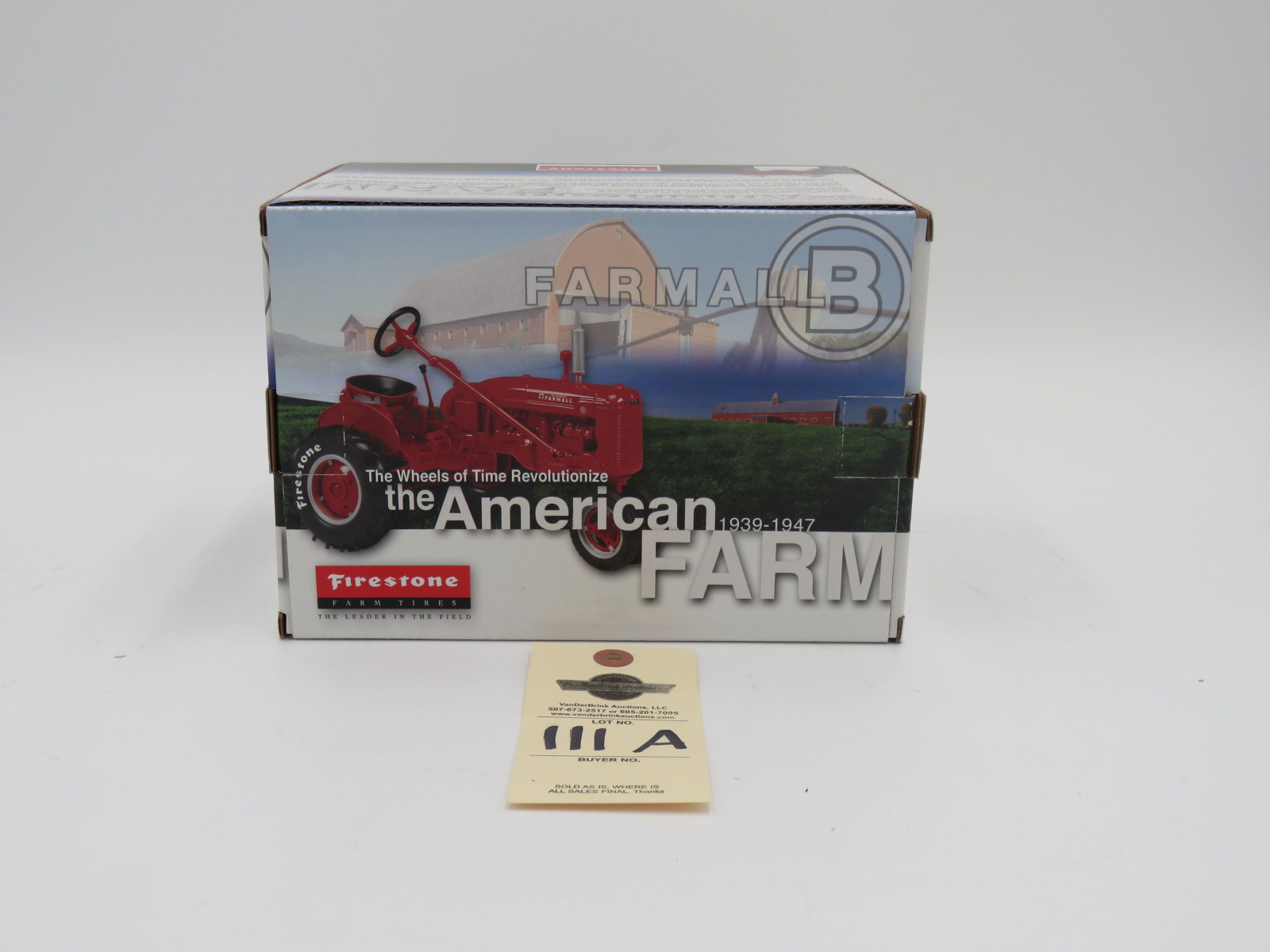 ERTL FARMALL B 1939-1947 NIB 1/16TH SCALE - Image 1