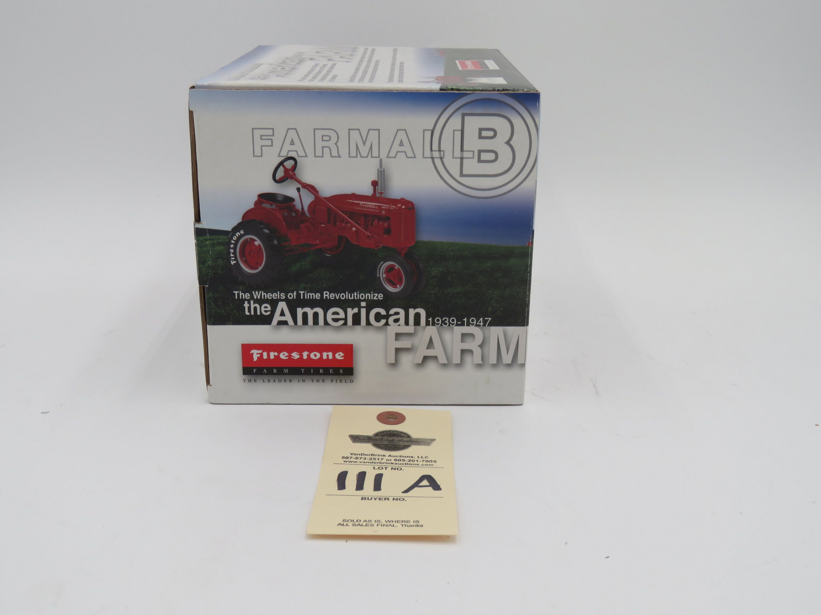 ERTL FARMALL B 1939-1947 NIB 1/16TH SCALE - Image 3
