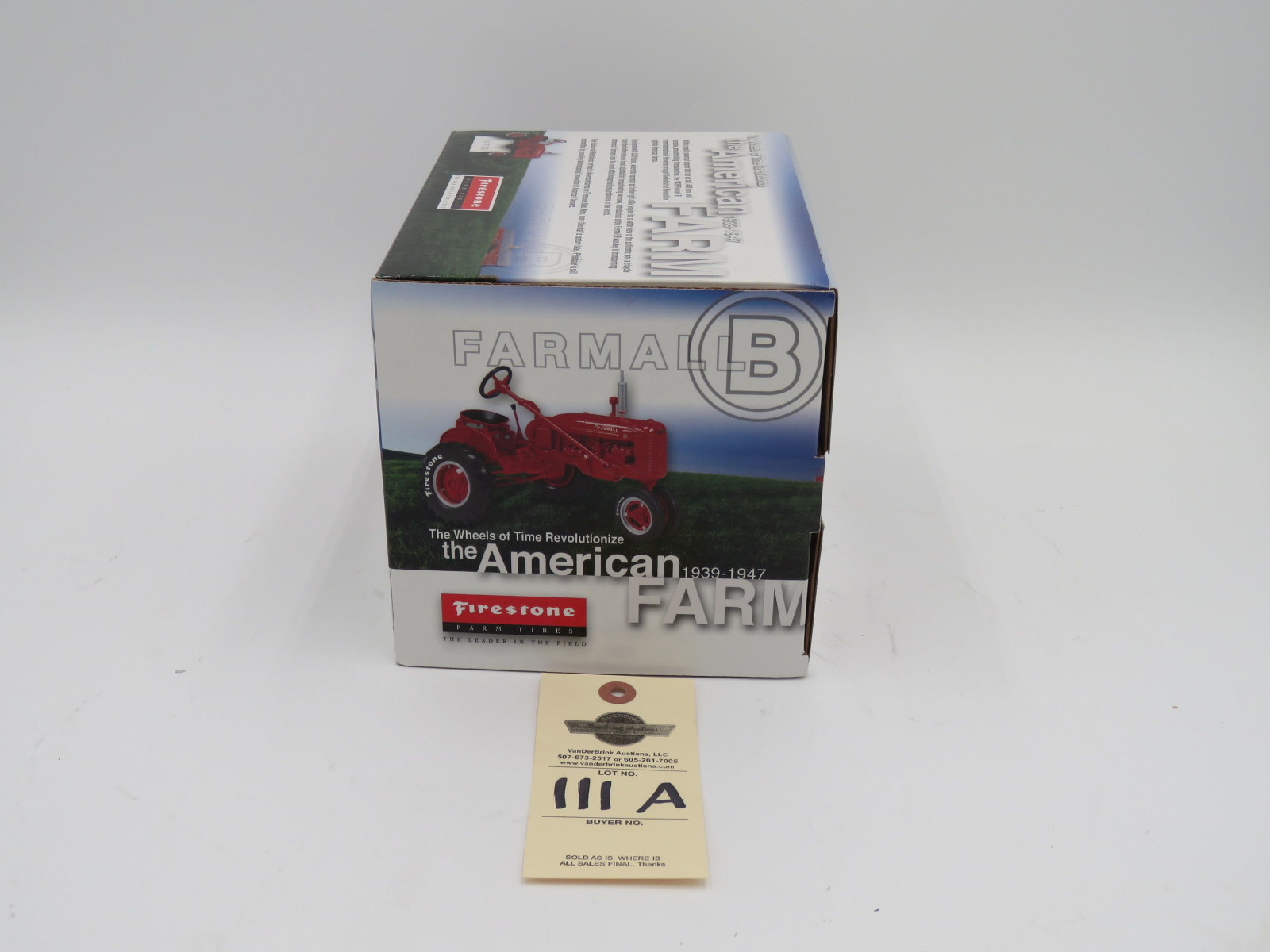 ERTL FARMALL B 1939-1947 NIB 1/16TH SCALE - Image 5
