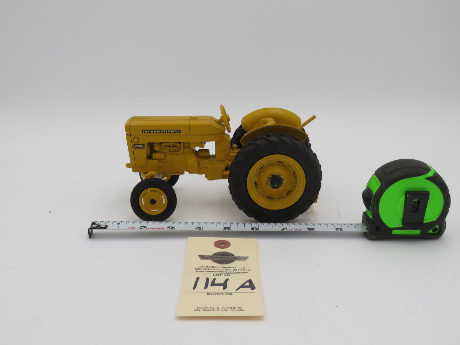 INTERNATIONAL 2504 INDUSTRIAL MADE IN USA METAL DIECAST NO BOX 1/16TH SCALE - Image 1