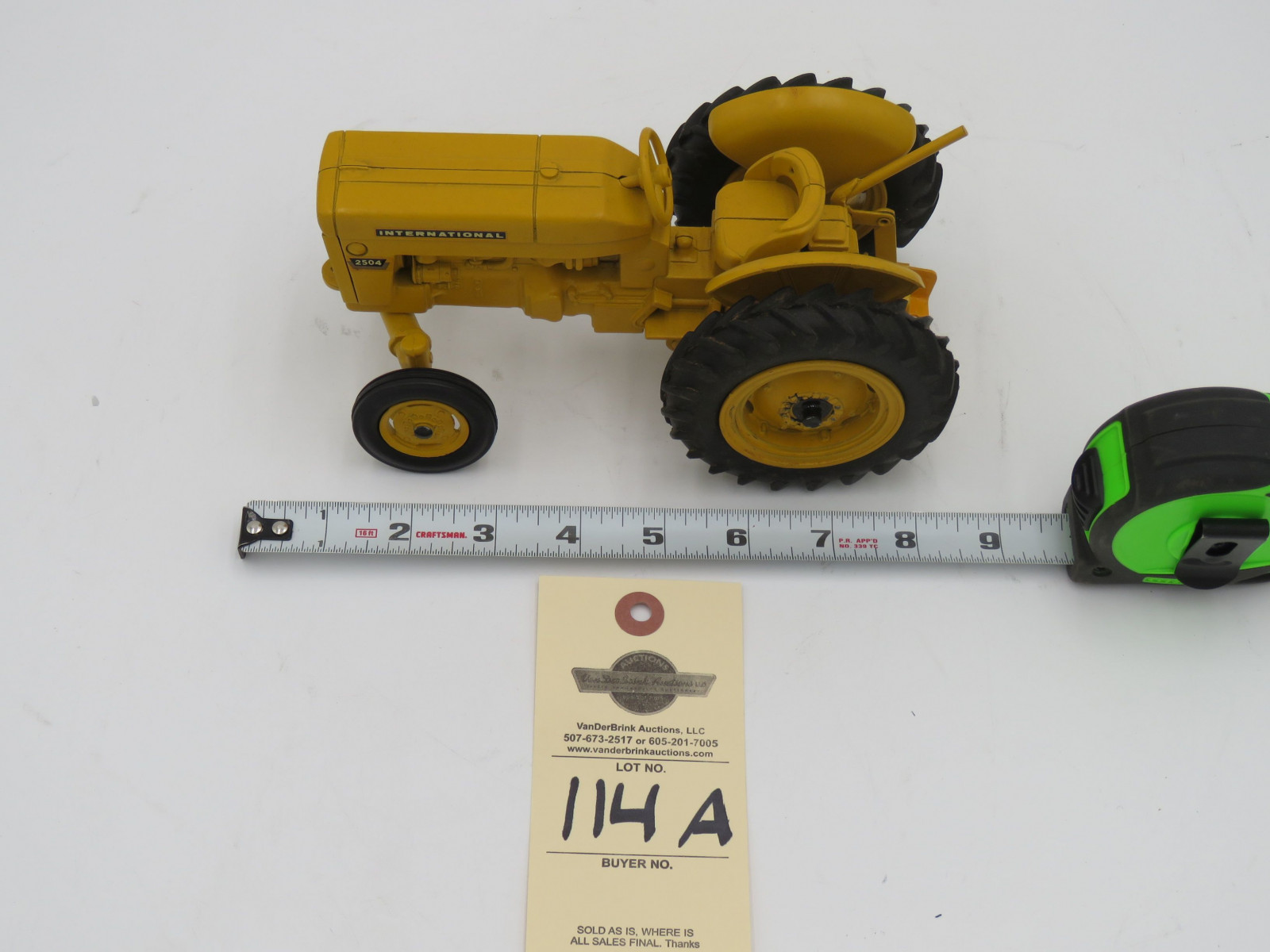 INTERNATIONAL 2504 INDUSTRIAL MADE IN USA METAL DIECAST NO BOX 1/16TH SCALE - Image 2