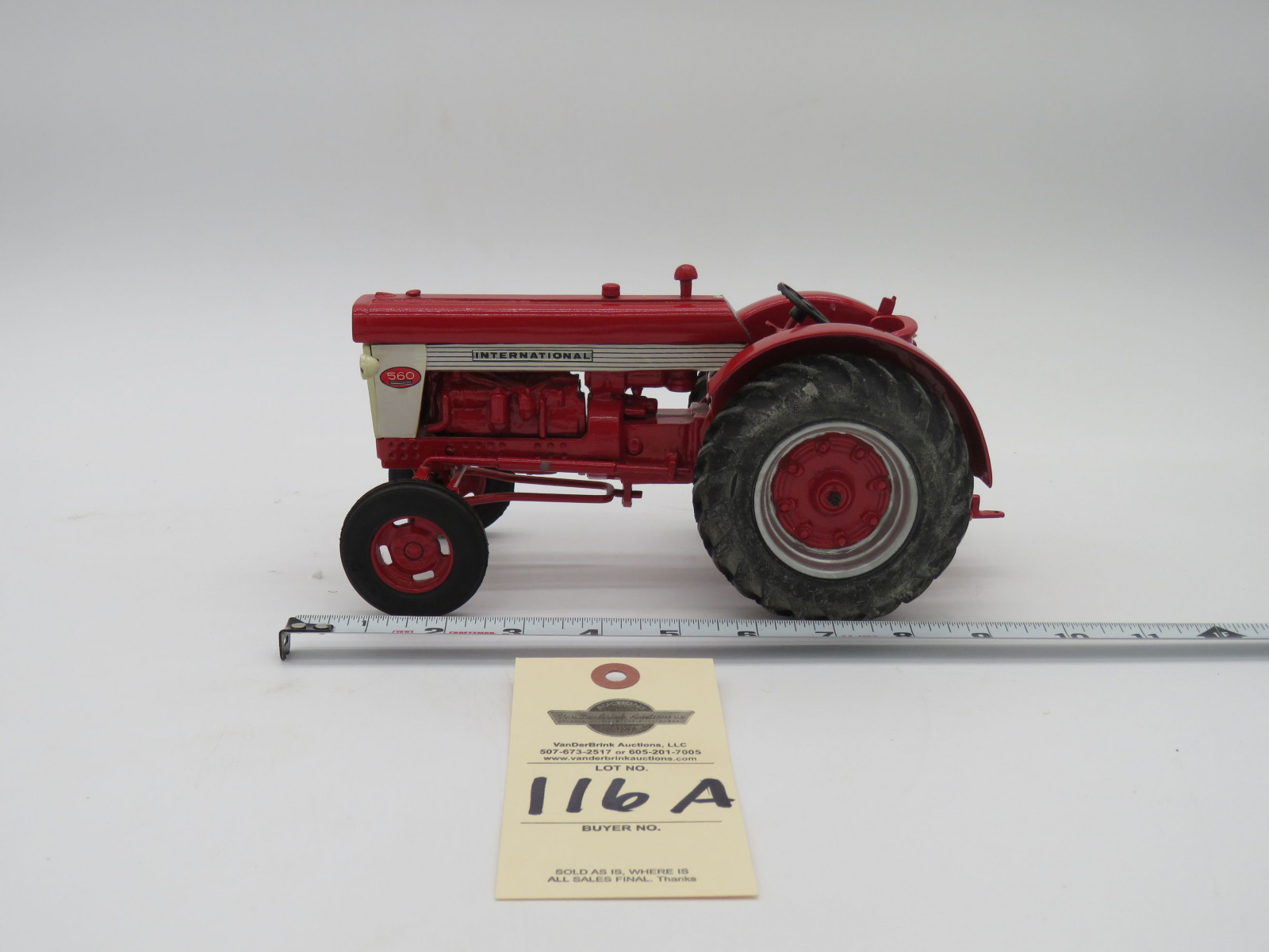 INTERNATIONAL 560 METAL DIECAST SOUTHERN INDIANA FARM TOY STORE NOV. 25,1989 1/16TH SCALE - Image 1