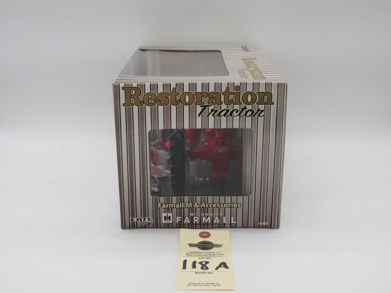 ERTL CASE IH RESOTRATION TRACTOR FARMALL M & ACCESSORIES NIB  1/16TH SCALE - Image 3