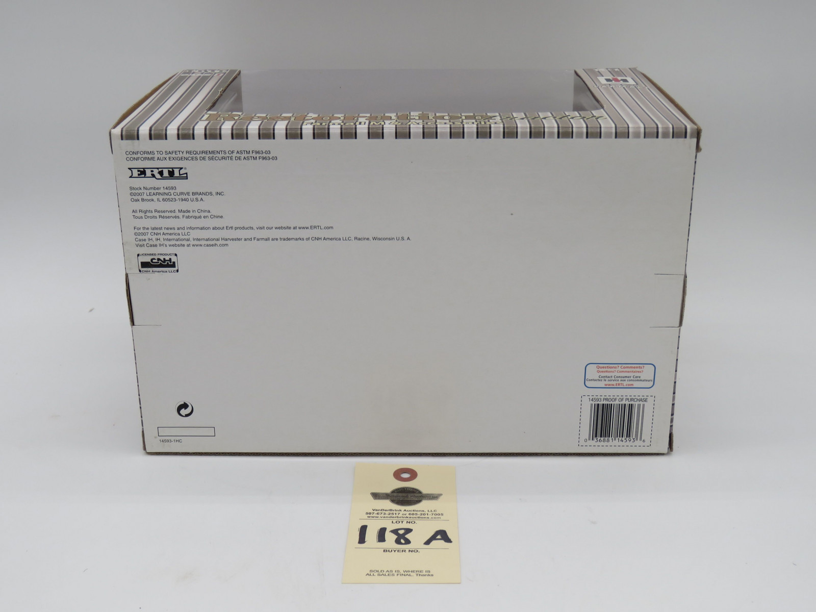 ERTL CASE IH RESOTRATION TRACTOR FARMALL M & ACCESSORIES NIB  1/16TH SCALE - Image 6