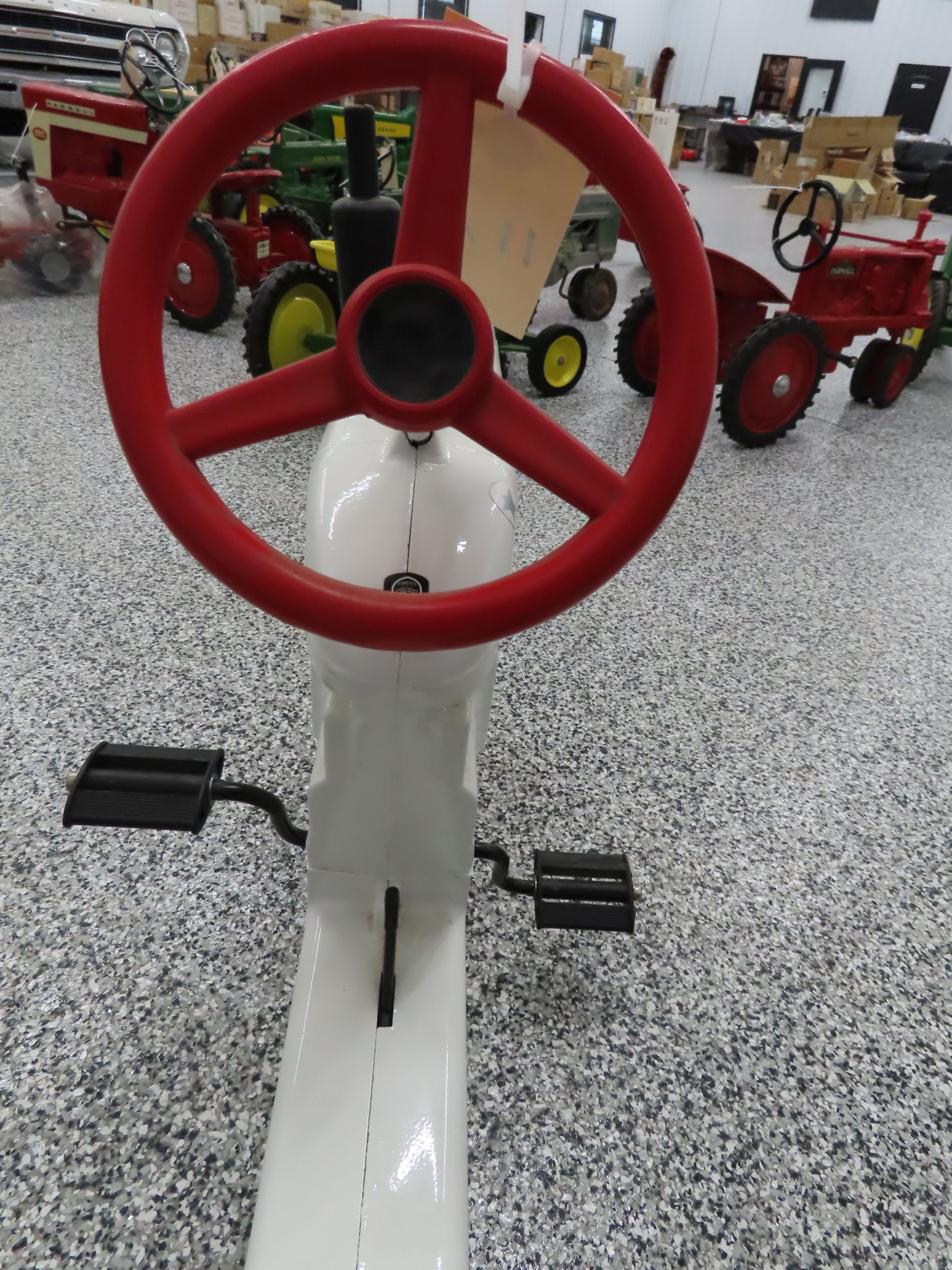 Scale MOdels White Farmall M Pedal Tractor made in Dyersville, IA 2000 Demonstrator Model - Image 10