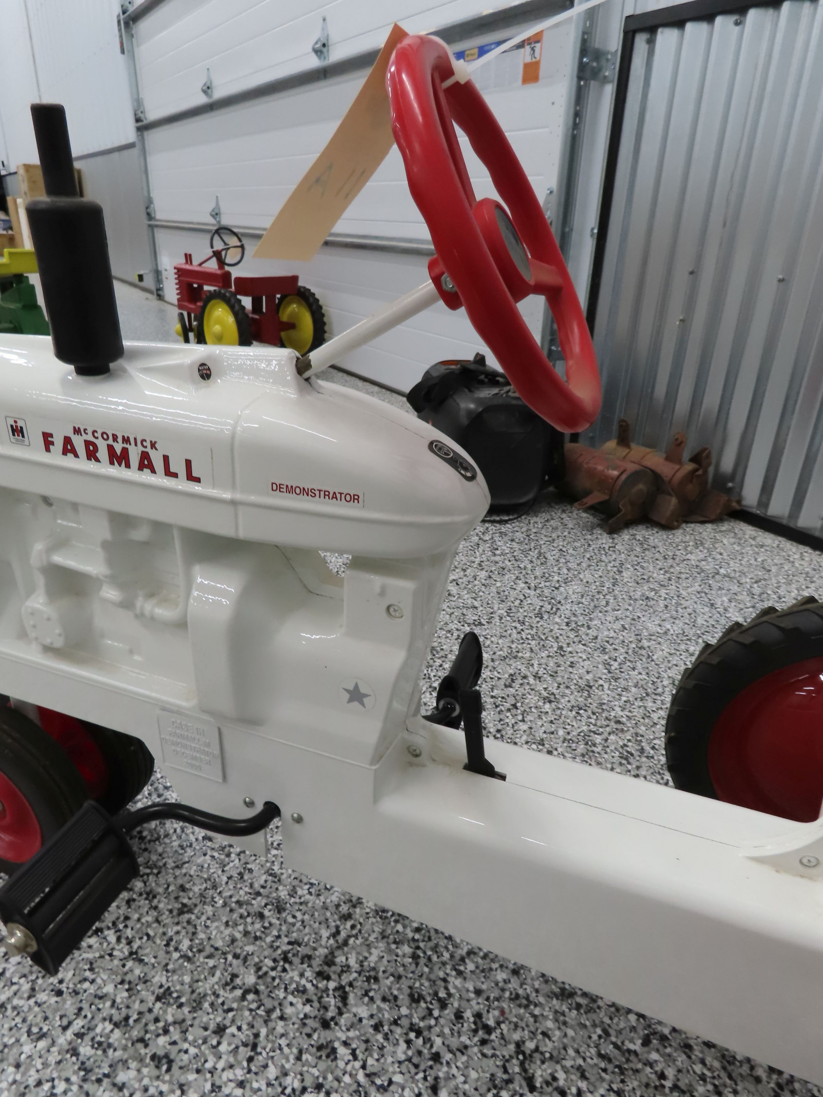 Scale MOdels White Farmall M Pedal Tractor made in Dyersville, IA 2000 Demonstrator Model - Image 14