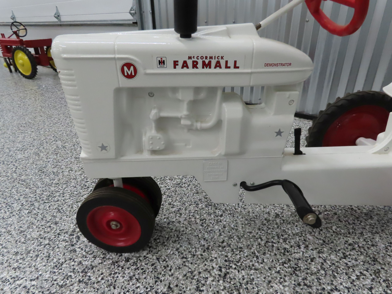 Scale MOdels White Farmall M Pedal Tractor made in Dyersville, IA 2000 Demonstrator Model - Image 2