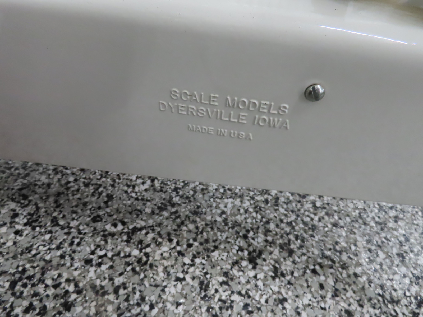 Scale MOdels White Farmall M Pedal Tractor made in Dyersville, IA 2000 Demonstrator Model - Image 8