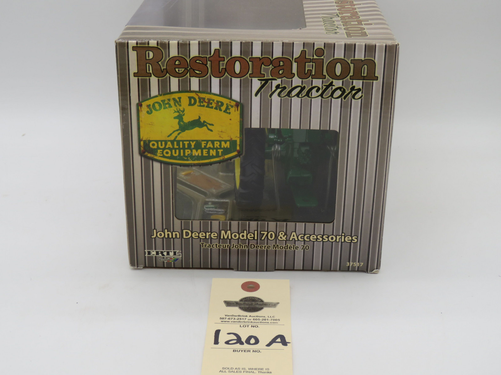 RESTORATION TRACTOR JOHN DEERE MODEL 70 & ACCESSORIES NIB  1/16TH SCALE - Image 3