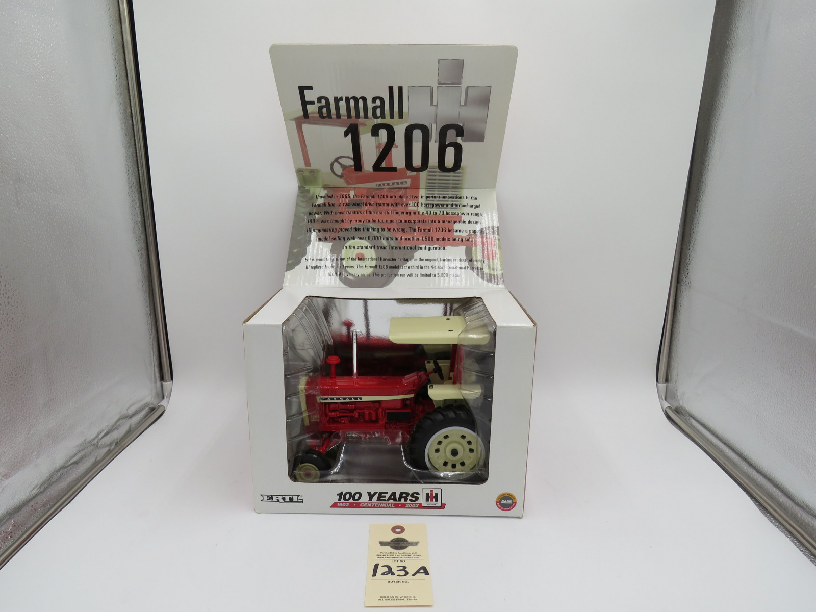 ERTL CENTENNIAL EDITION FARMALL 1206 ERTL THIS FARMALL 1206 MODEL IS THE THIRD IN THE 4 PIECE 100TH ANNIVERSARY SERIES, 1:16 SCALE NIB - Image 1