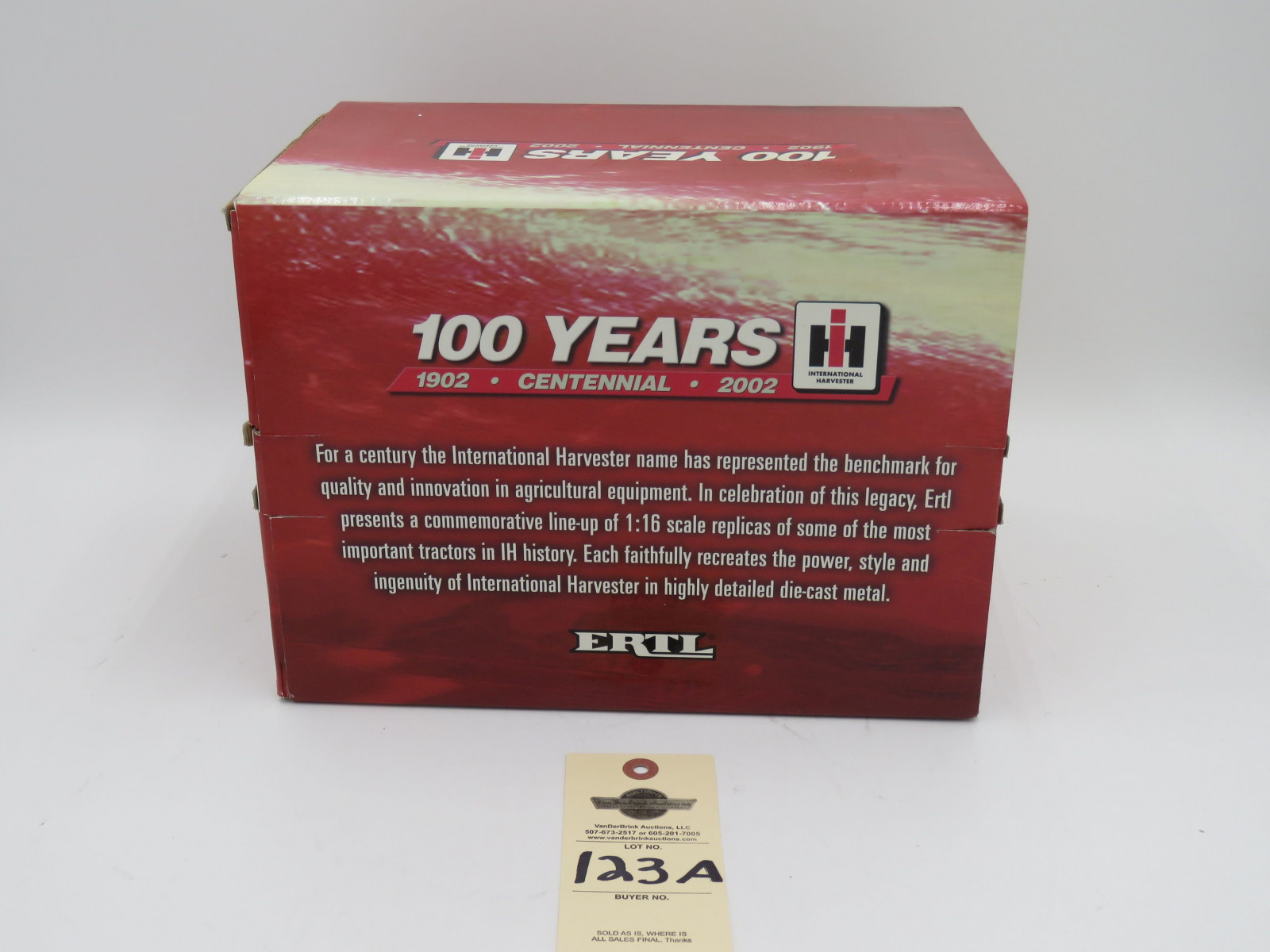 ERTL CENTENNIAL EDITION FARMALL 1206 ERTL THIS FARMALL 1206 MODEL IS THE THIRD IN THE 4 PIECE 100TH ANNIVERSARY SERIES, 1:16 SCALE NIB - Image 5