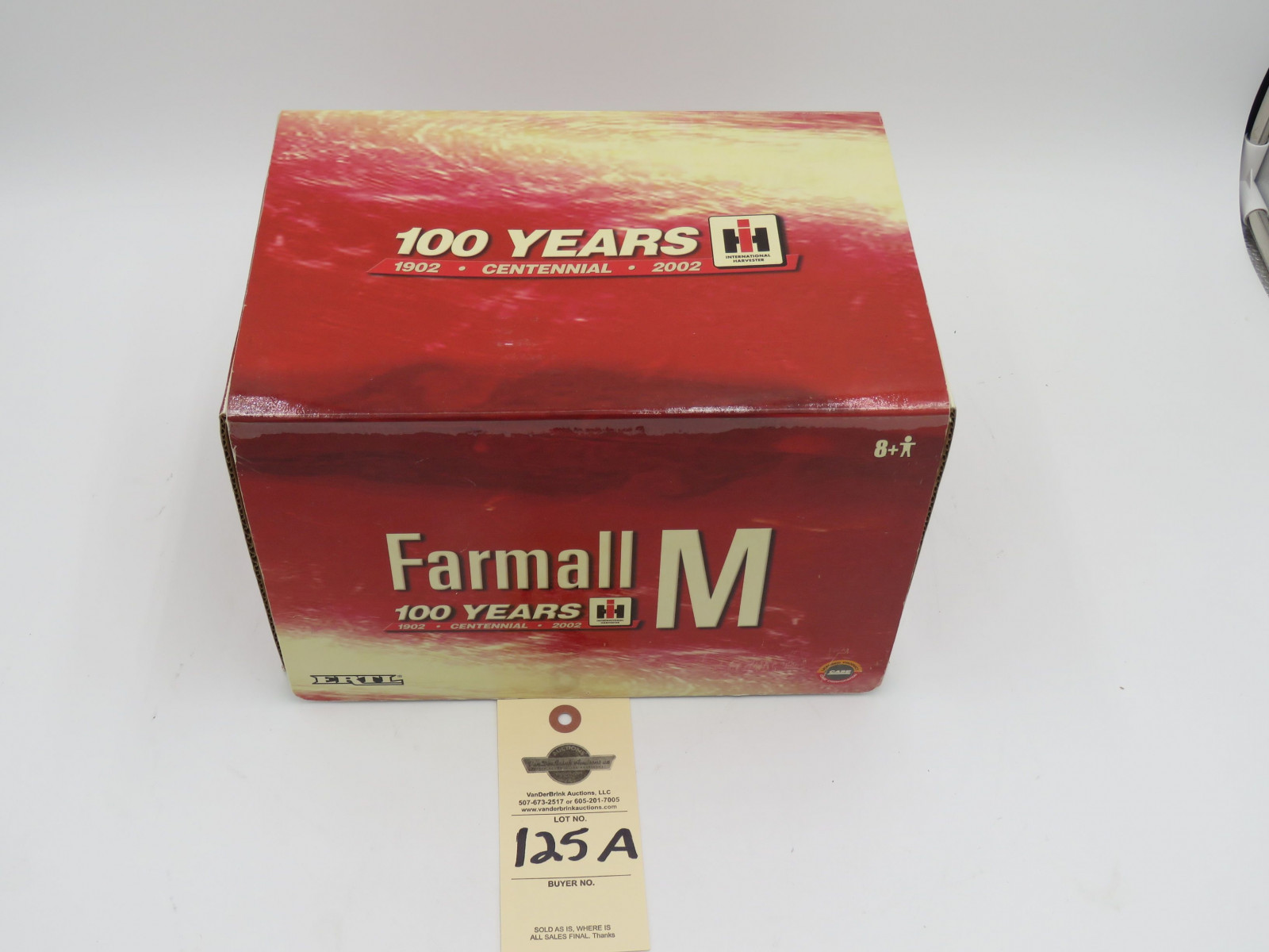 ERTL CENTENNIAL EDITION FARMALL M 1,000,000TH NIB (LP) ERTL 1:16 SCALE  1902 CENTENNIAL 2002 - Image 3