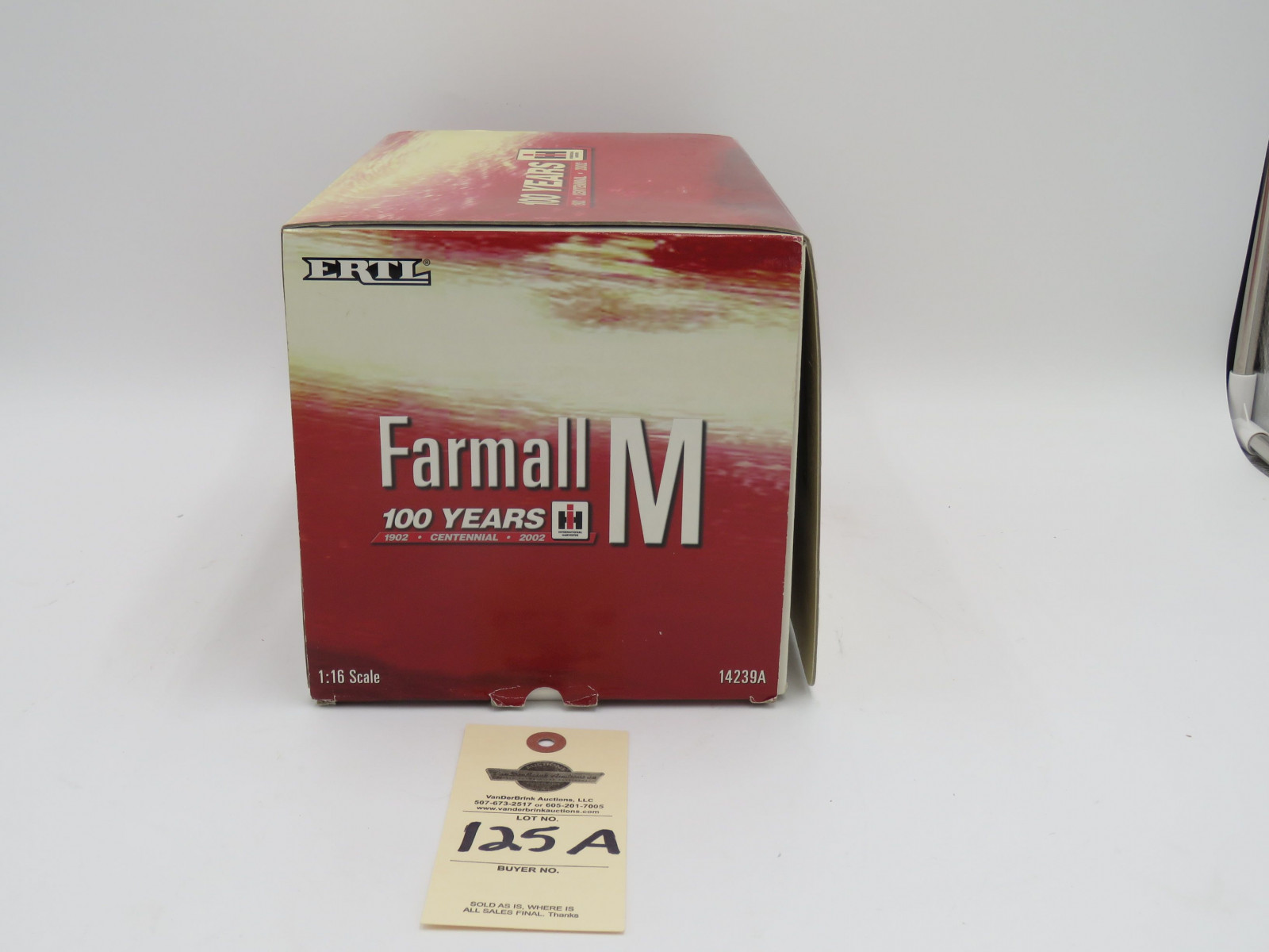 ERTL CENTENNIAL EDITION FARMALL M 1,000,000TH NIB (LP) ERTL 1:16 SCALE  1902 CENTENNIAL 2002 - Image 4
