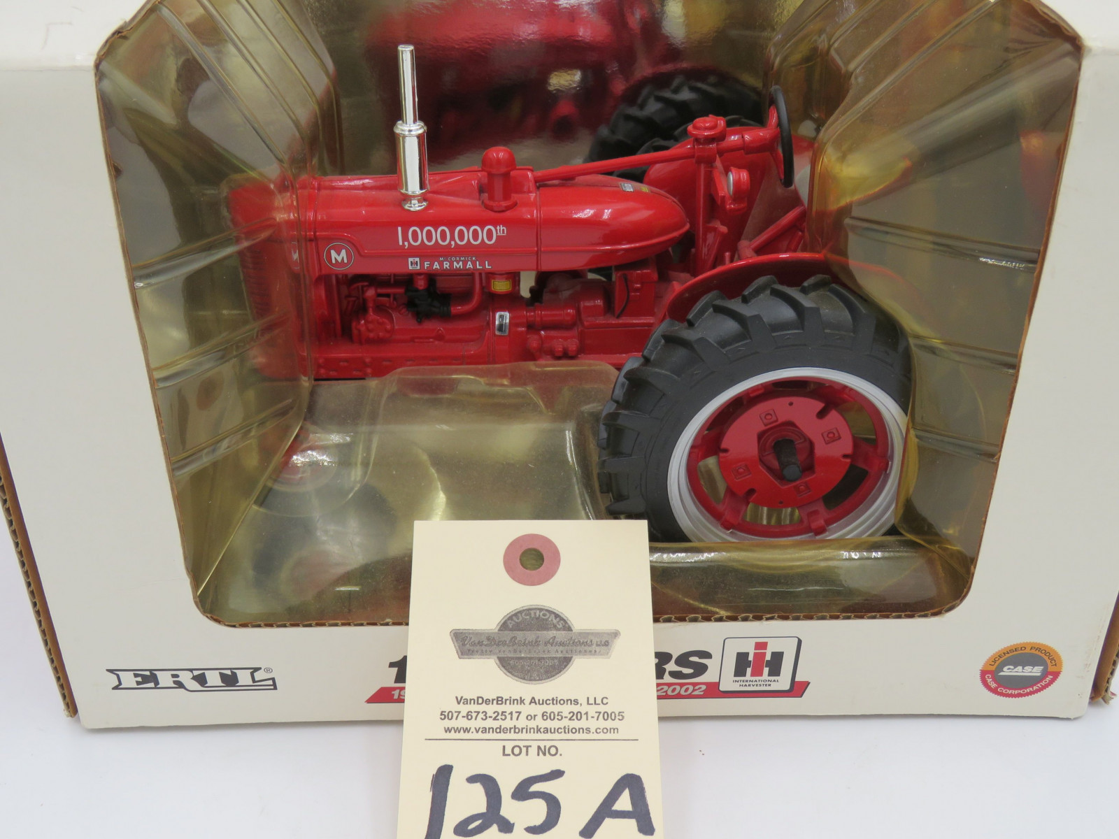 ERTL CENTENNIAL EDITION FARMALL M 1,000,000TH NIB (LP) ERTL 1:16 SCALE  1902 CENTENNIAL 2002 - Image 8