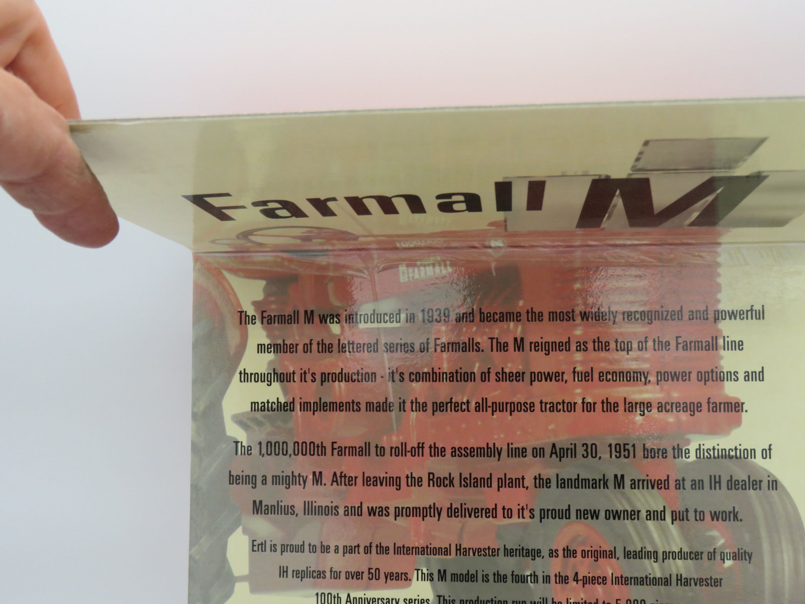 ERTL CENTENNIAL EDITION FARMALL M (LP) BOX IS COMING APART 1/16TH SCALE - Image 3