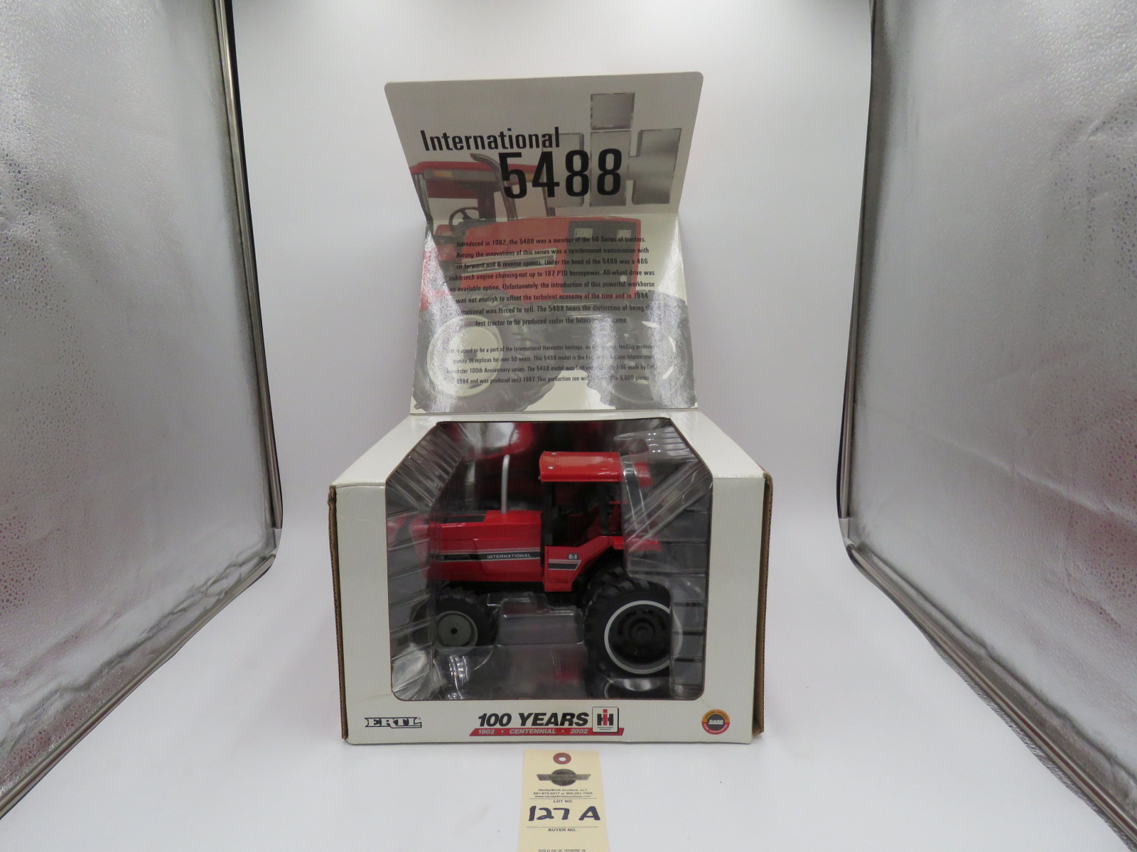 2002 ERTL INTERNATIONAL 5488 NIB 1/16TH SCALE - Image 1