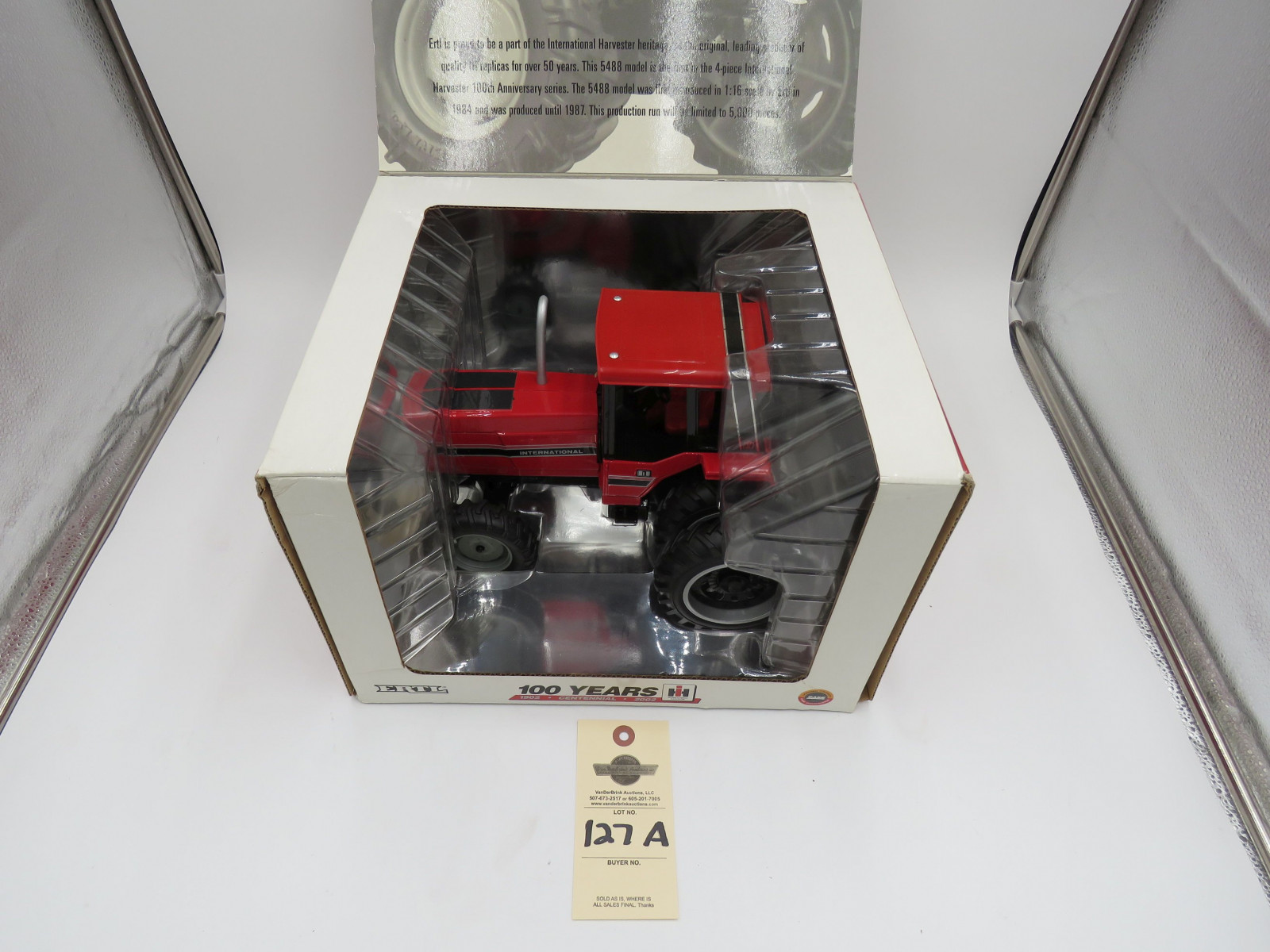 2002 ERTL INTERNATIONAL 5488 NIB 1/16TH SCALE - Image 2