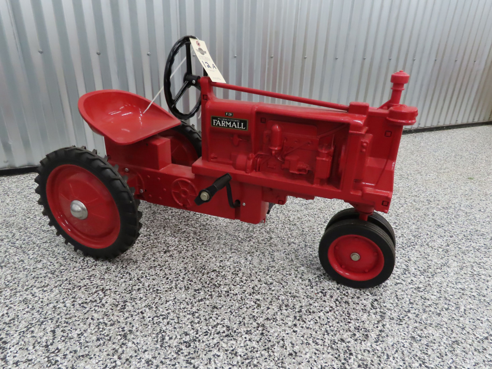 Ertl Farmall F-20 Pedal Tractor - Image 2