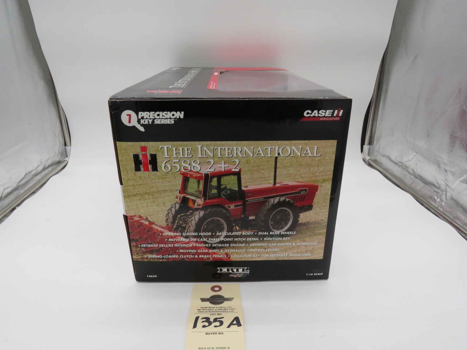 ERTL PRECISION KEY SERIES 1 THE INTERNATIONAL 6588 2+2 ERTL1/16TH SCALE  NIB METAL DIECAST - Image 3