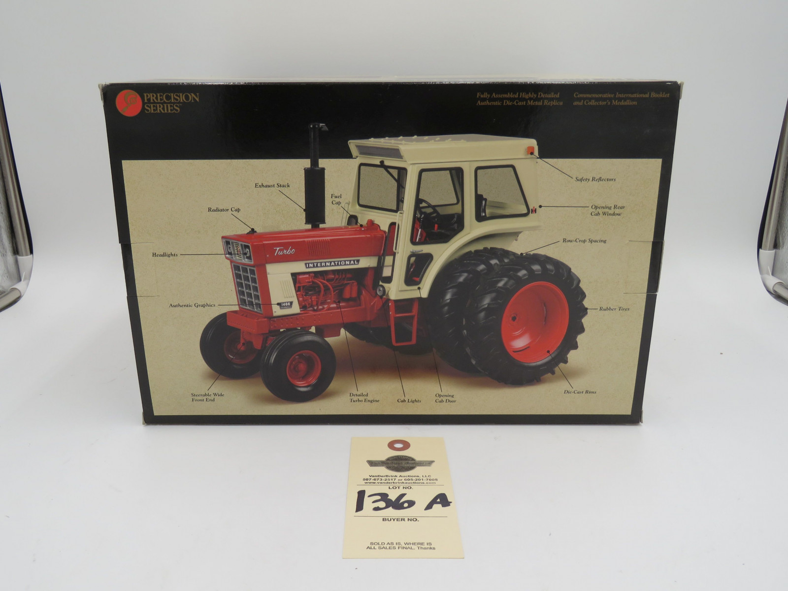 2002 ERTL PRECISION SERIES THE INTERNATIONAL HARVESTER 1466 TURBO METAL DIECAST 1/16 SCALE - Image 4
