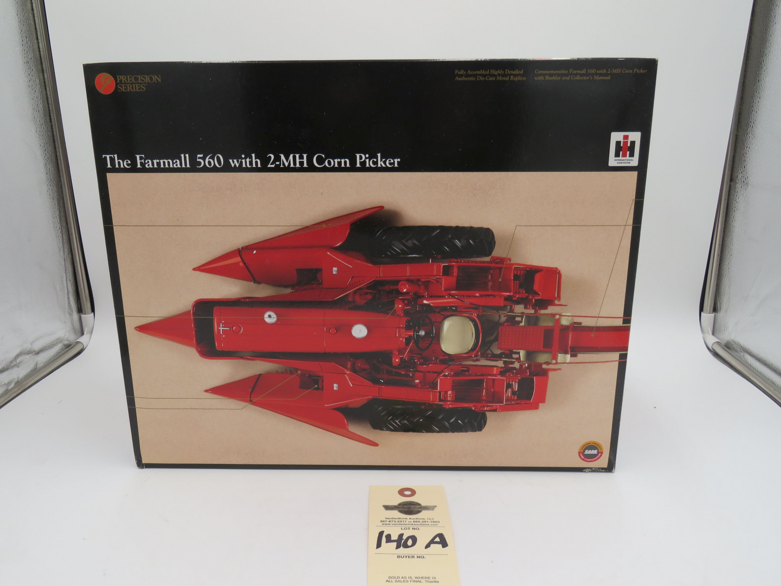 2000 ERTL PRECISION SERIES THE FARMALL 560 WITH 2-MH CORN PICKER NIB 1/16 SCALE DIE-CAST METAL - Image 1