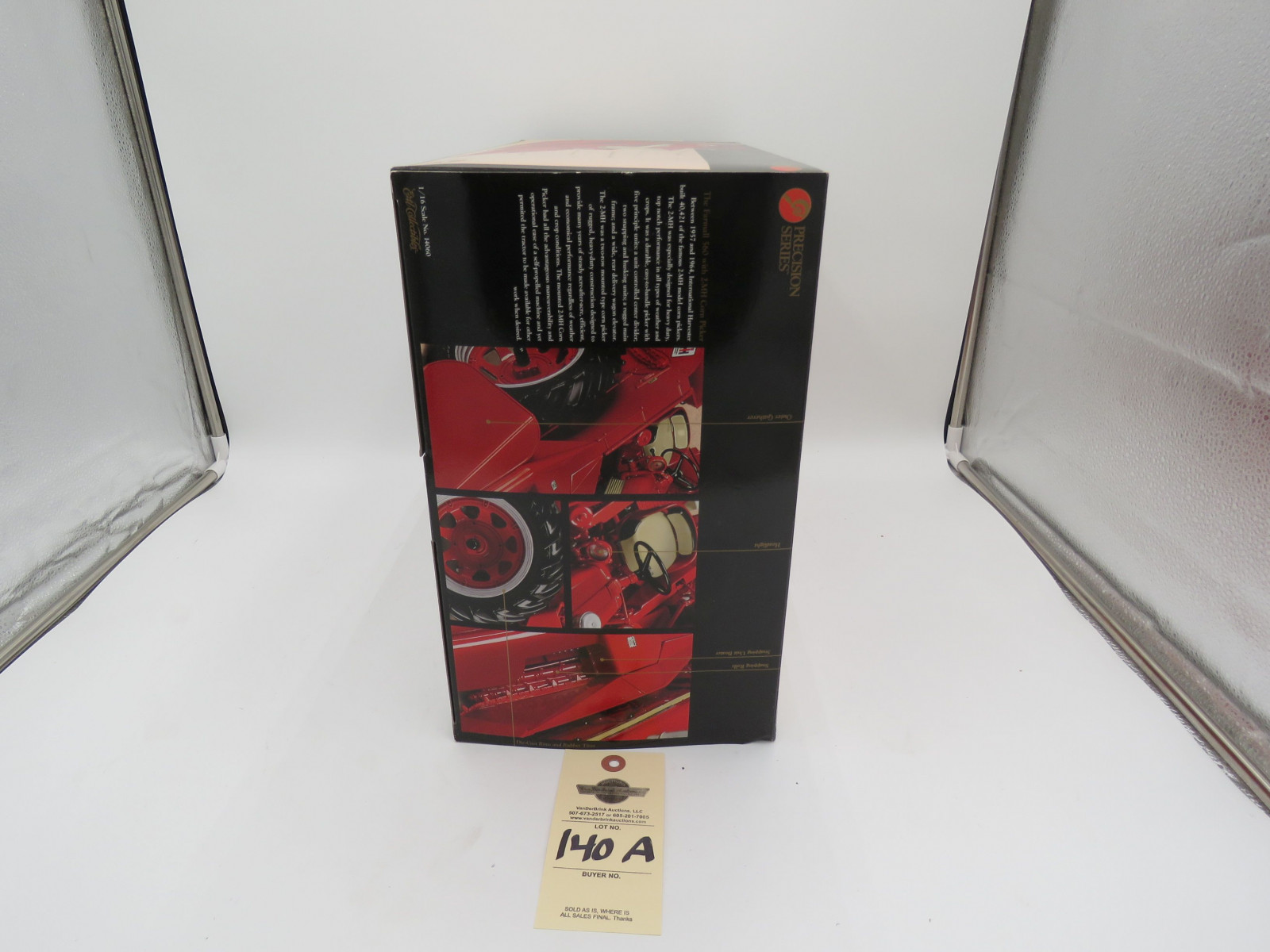 2000 ERTL PRECISION SERIES THE FARMALL 560 WITH 2-MH CORN PICKER NIB 1/16 SCALE DIE-CAST METAL - Image 3