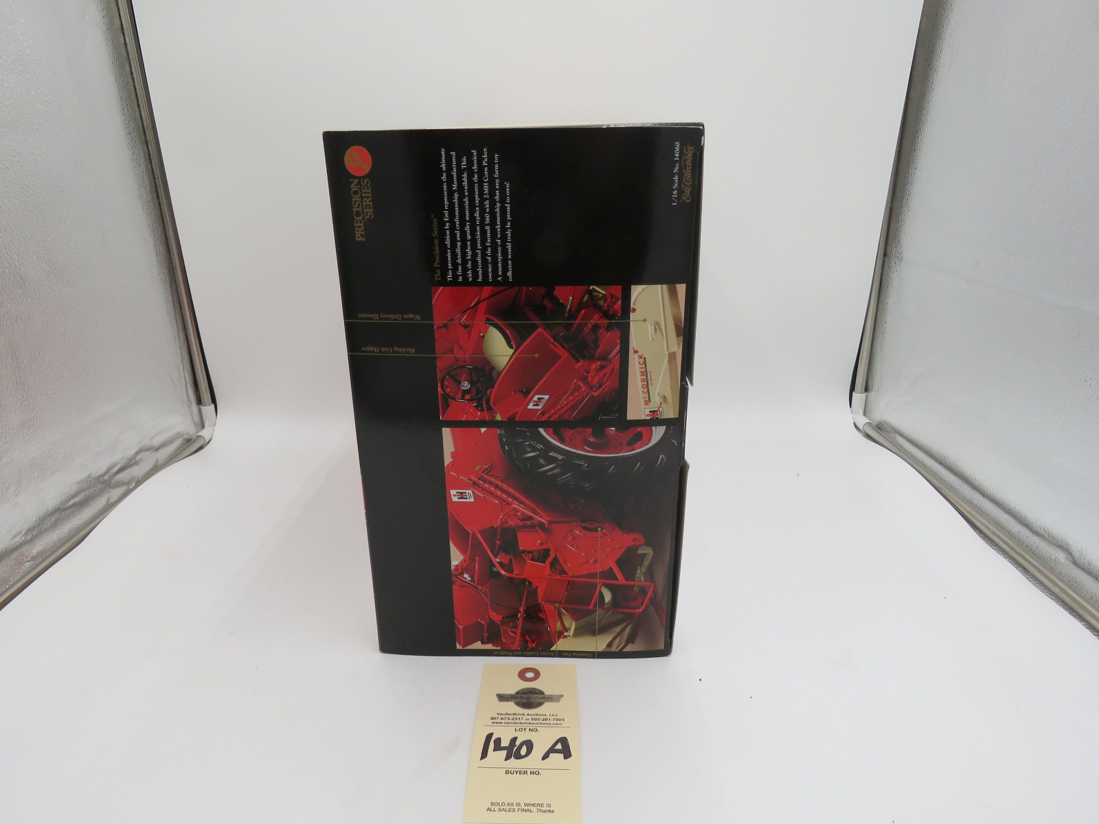 2000 ERTL PRECISION SERIES THE FARMALL 560 WITH 2-MH CORN PICKER NIB 1/16 SCALE DIE-CAST METAL - Image 4