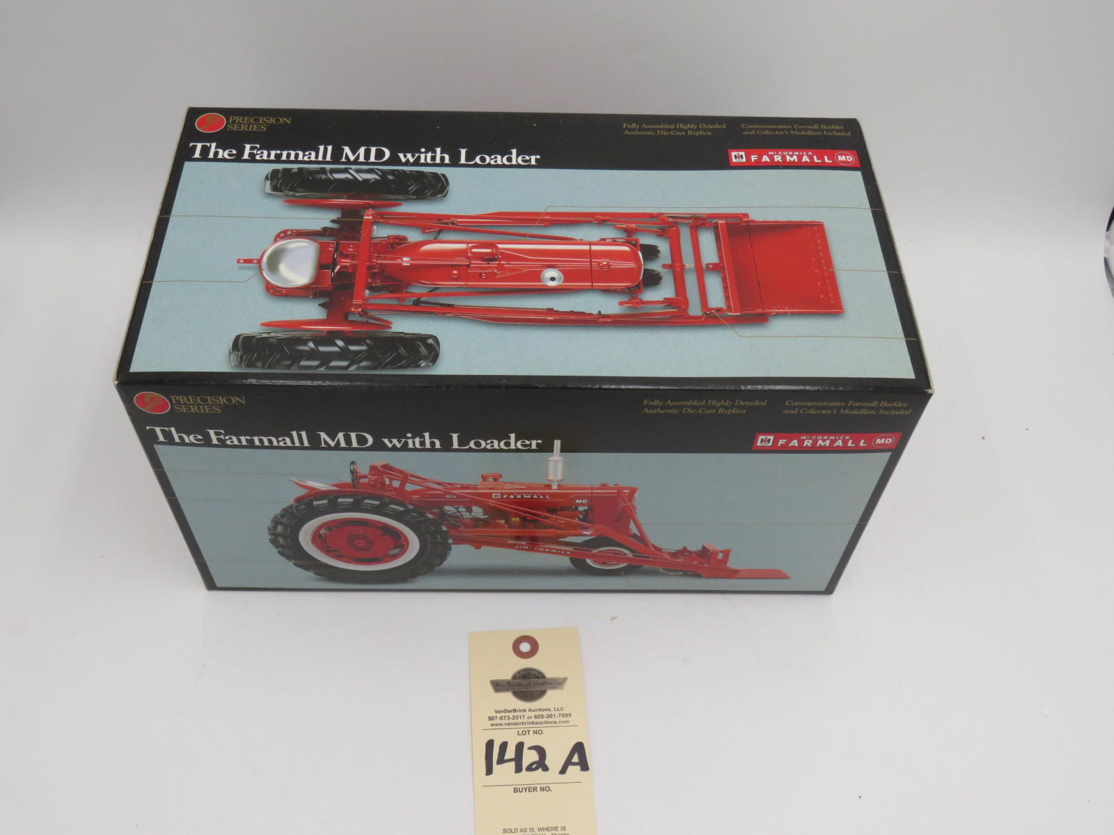 1997 ERTL PRECISION SERIES THE FARMALL MD  WITH LOADER FULLY ASSEMBLED HIGHLY DETAILED METAL DIECAST 1/16 SCALE - Image 2