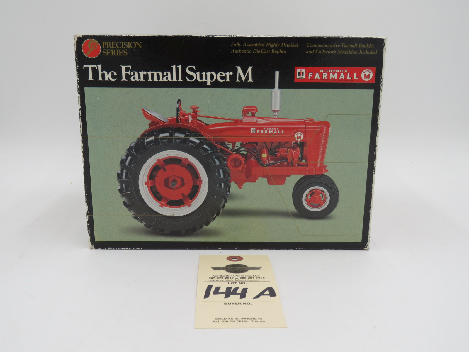 1996 ERTL PRECISION SERIES FARMALL SUPER M ERTL 1/16 SCALE NIB, BOX HAS SOME WEAR - Image 1