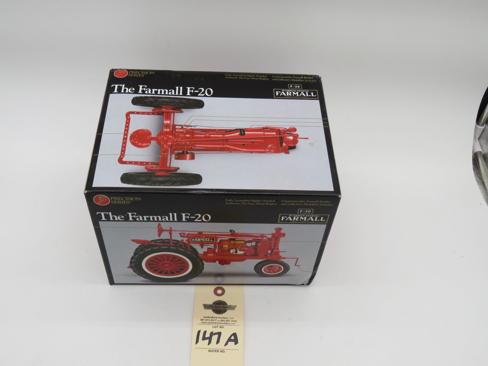 1993 ERTL PRECISION SERIES 4 THE FARMALL F-20 DIECAST METAL 1/16 SCALE SLIGHT DAMAGE ON BOX - Image 2