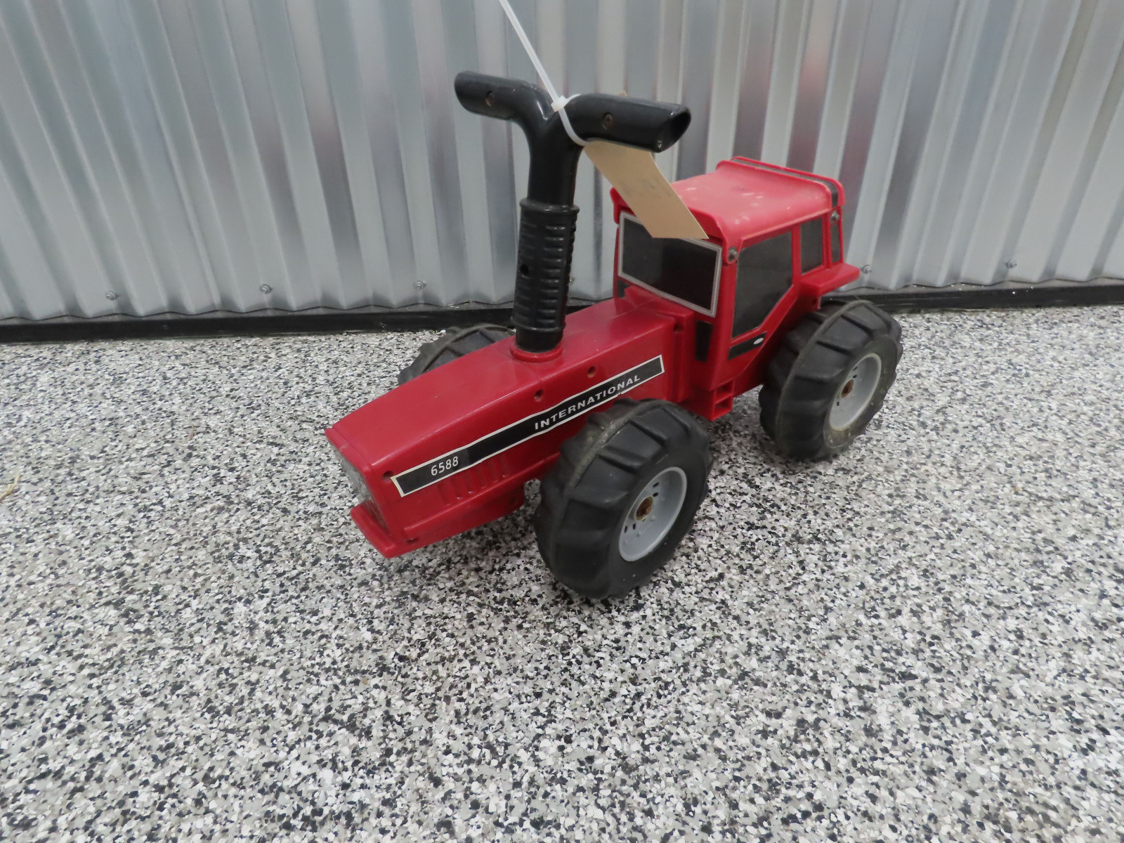 International Plastic Ride On 6588 Tractor - Image 1