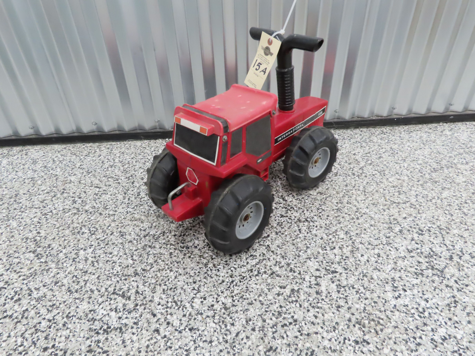 International Plastic Ride On 6588 Tractor - Image 4