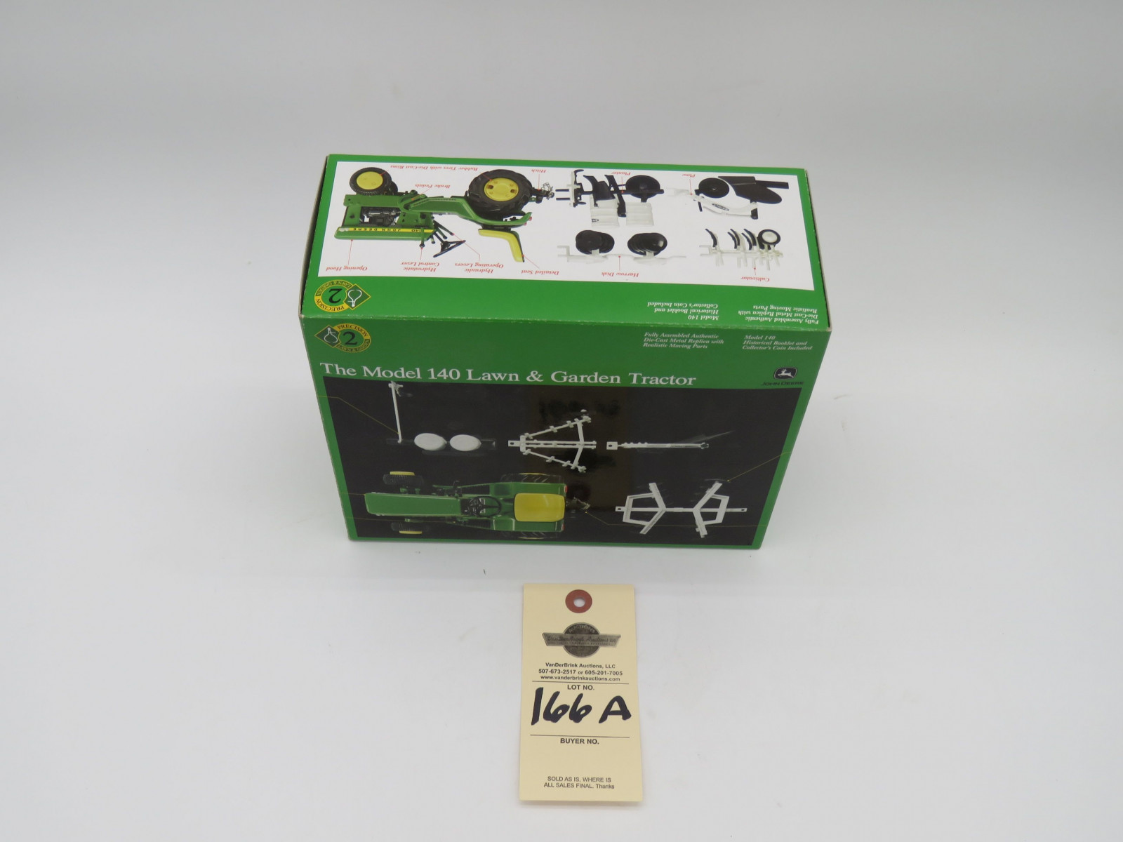 2005 ERTL PRECISION 2 LAWN AND GARDEN THE MODEL 140 LAWN & GARDEN TRACTOR METAL DIECAST JD ERTL 1/16 SCALE - Image 2