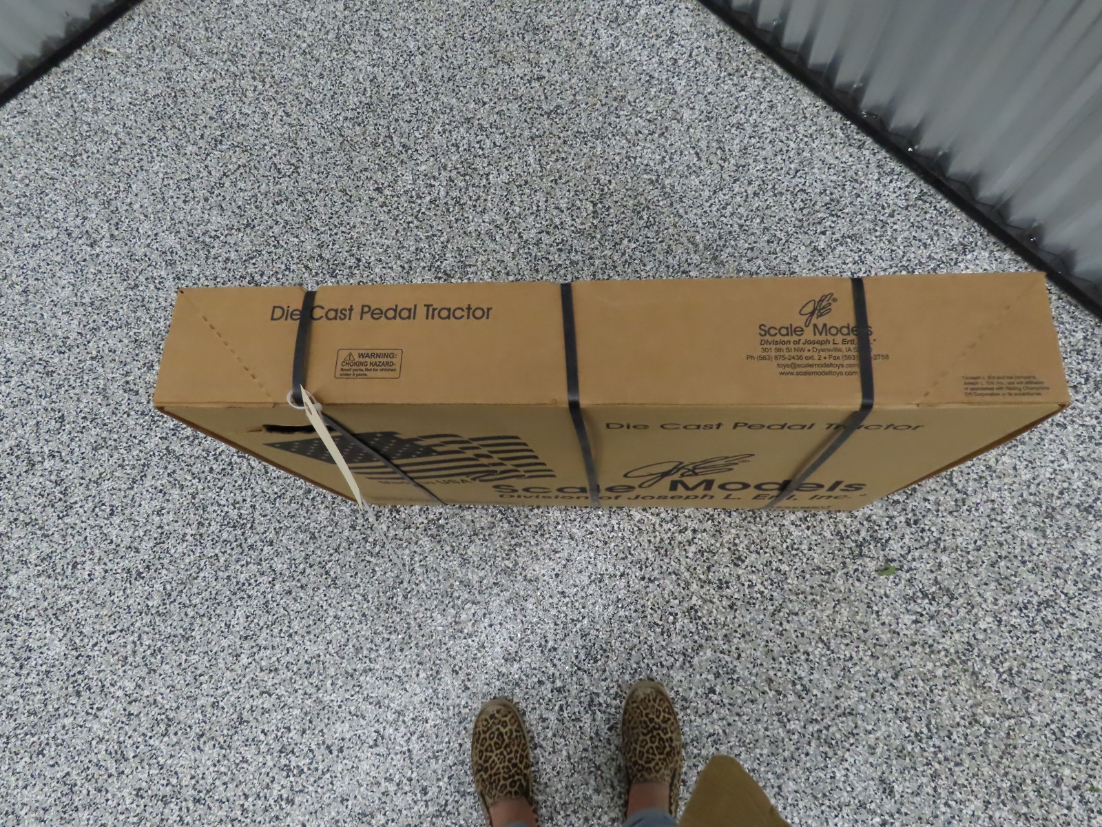 Scale Models by Ertl NIB Special Edition Purple Oliver 1850 Pedal Tractor Made in USA - Image 4