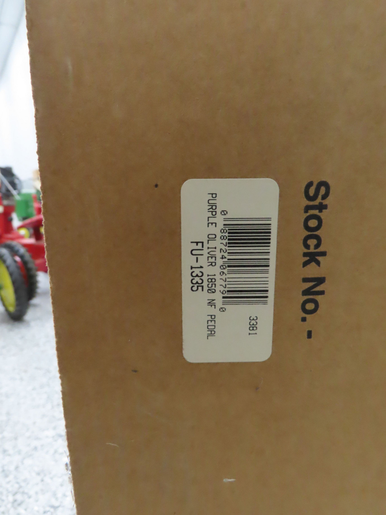 Scale Models by Ertl NIB Special Edition Purple Oliver 1850 Pedal Tractor Made in USA - Image 6