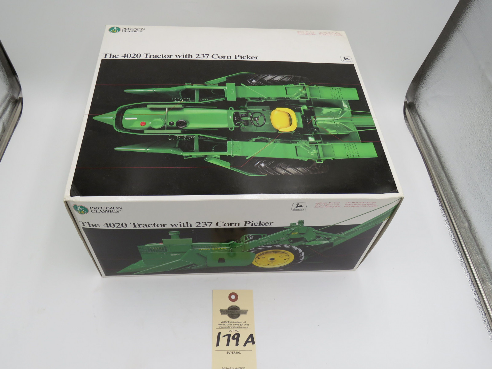 ERTL PRECISION CLASSICS 14 THE 4020 TRACTOR WITH 237 CORN PICKER 1/16 SCALE  NIB - Image 2