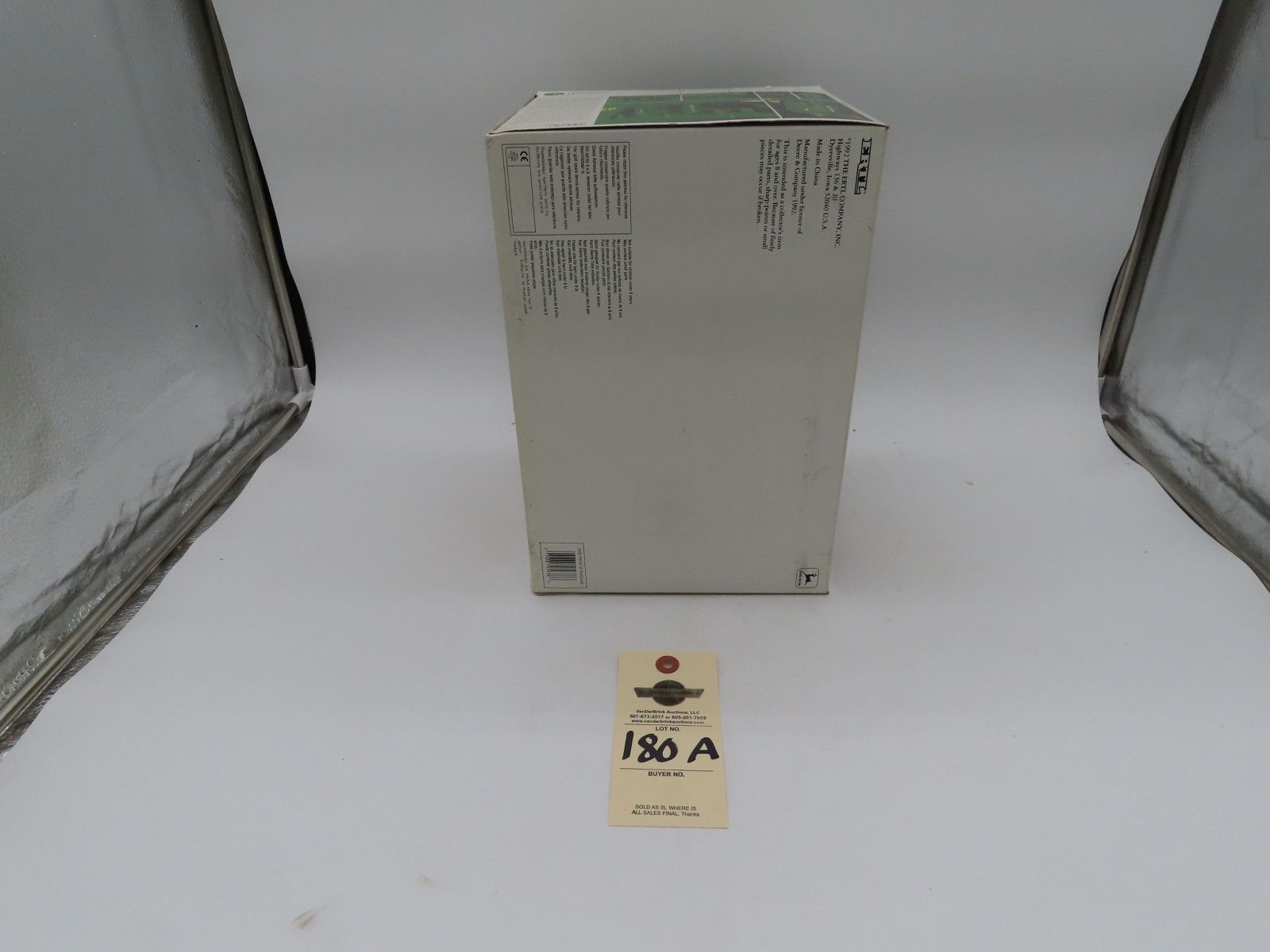 ERTL PRECISION CLASSICS 3 THE JOHN DEERE MODEL 4020 DIESEL TRACTOR 1/16 SCALE - Image 6