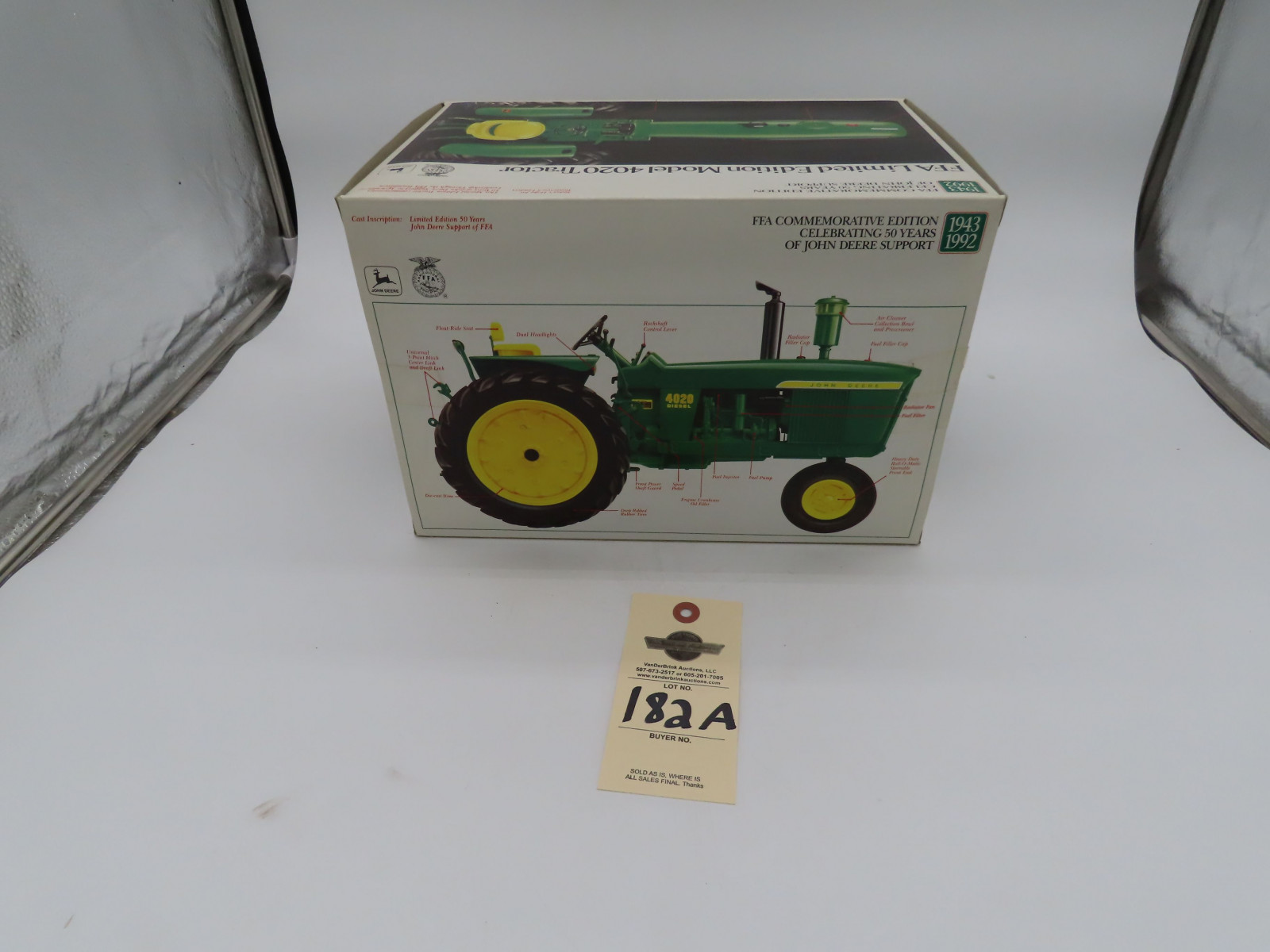 ERTL FFA COMMEMORATIVE EDTION JD FFA LIMITED EDITION MODEL 4020 TRACTOR NIB METAL DIECAST 1/16 SCALE NIB - Image 4