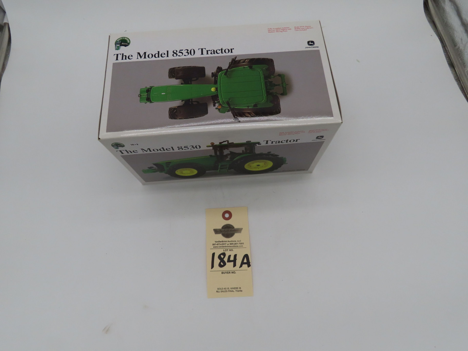 ERTL SERIES ll PRECISION 3 THE MODEL 8530 TRACTOR JD 1/32 SCALE  METAL DIECAST NIB - Image 2