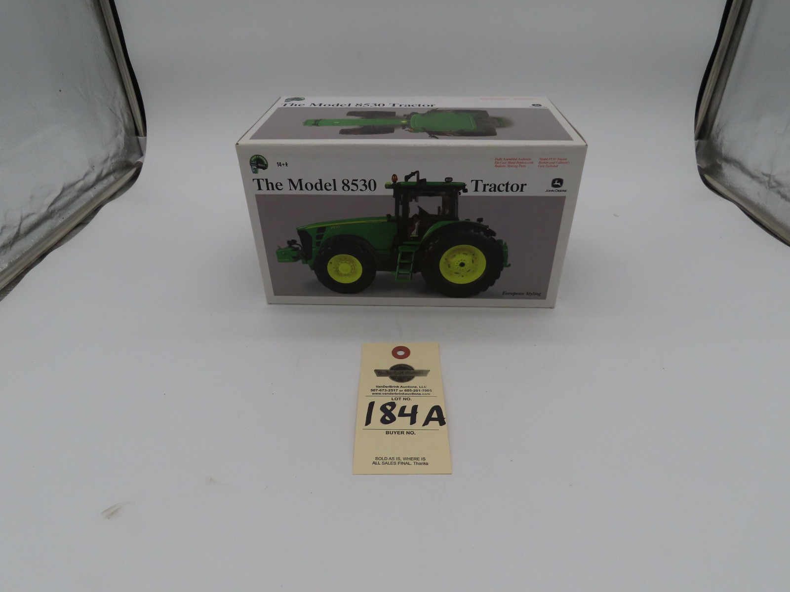 ERTL SERIES ll PRECISION 3 THE MODEL 8530 TRACTOR JD 1/32 SCALE  METAL DIECAST NIB - Image 6