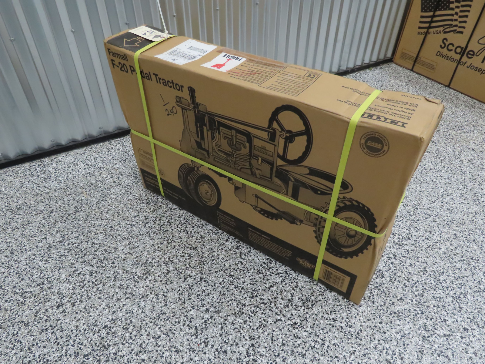 Ertl  Farmall F-20 Pedal Tractor 1 of 240 Case Licensed NIB Pedal Tractor - Image 6