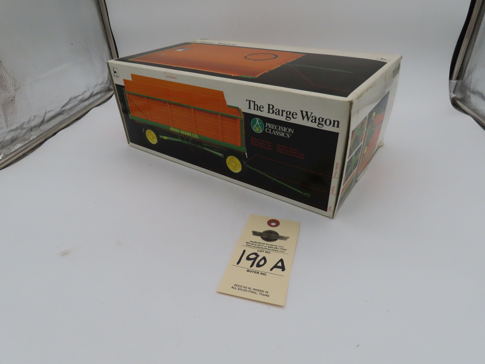 ERTL PRECISION CLASSICS 16 THE BARGE WAGON JD METAL DIECAST 1/16 SCALE NIB - Image 1