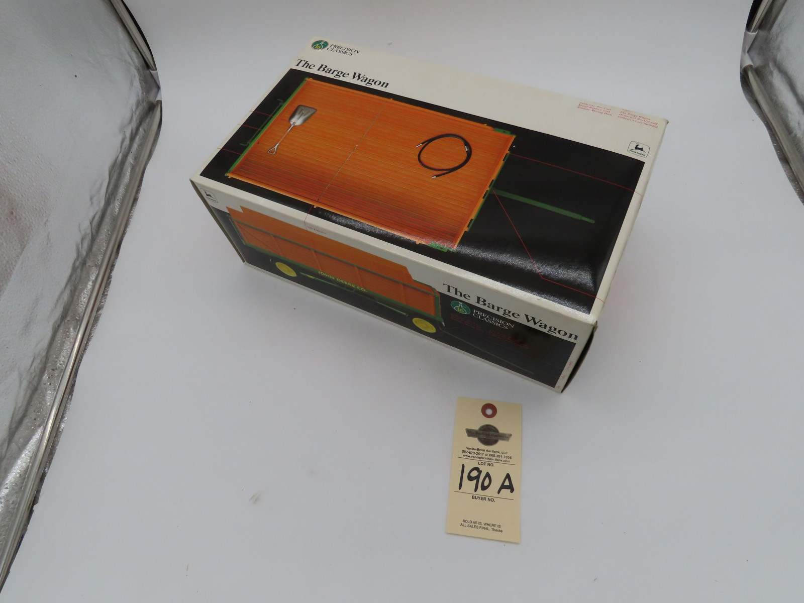 ERTL PRECISION CLASSICS 16 THE BARGE WAGON JD METAL DIECAST 1/16 SCALE NIB - Image 2