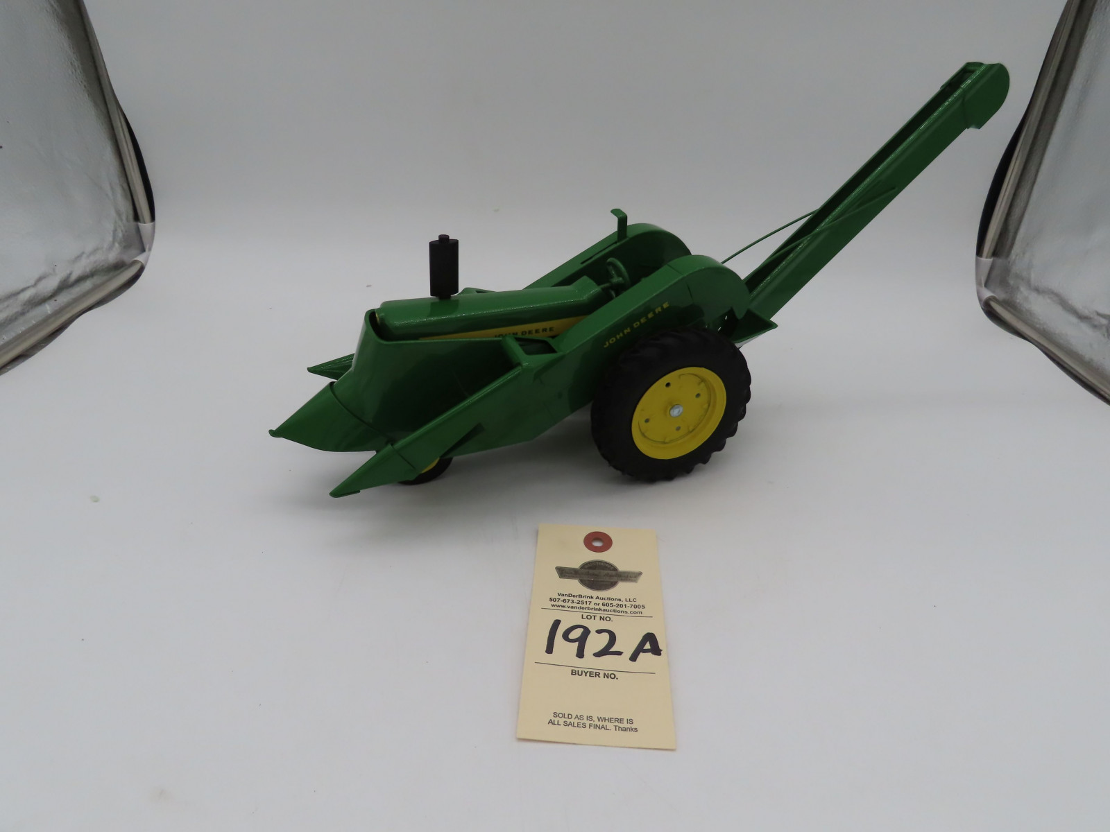 ERTL JOHN DEERE METAL DIE CAST NO BOX 730 WITH PICKER 1/16TH SCALE - Image 1